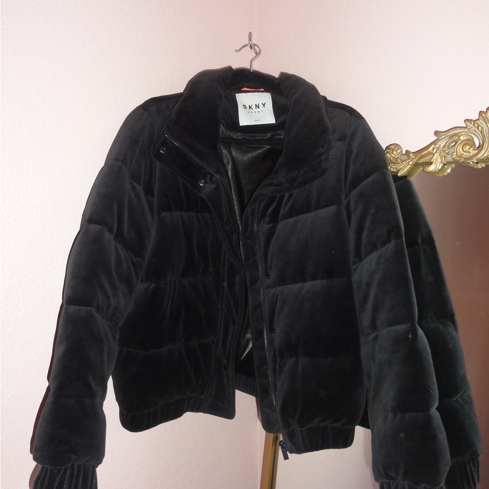 DKNY Women's Elegant Black Puffer Coat